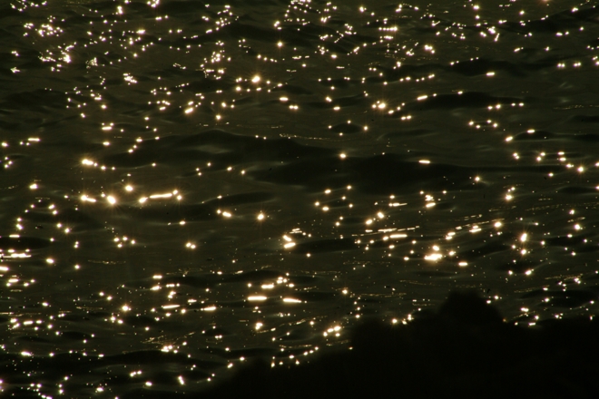 La luce gioca con l''acqua